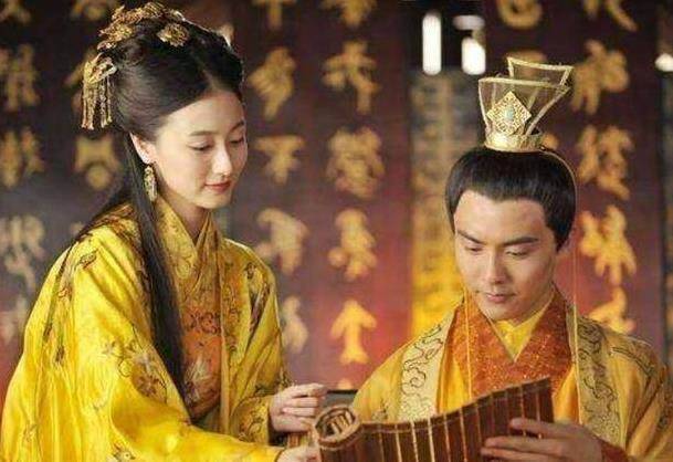 皇帝的龍袍幾十年不洗，難道不會發臭嗎？專家：太小看皇帝了